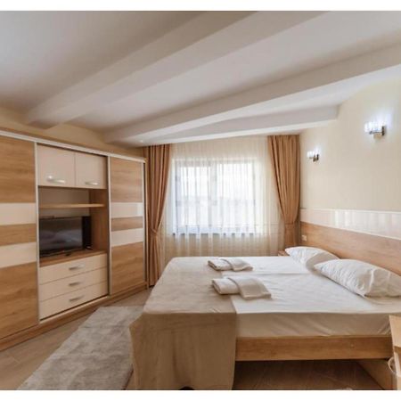 Luxury Apartment ปีเตช ภายนอก รูปภาพ