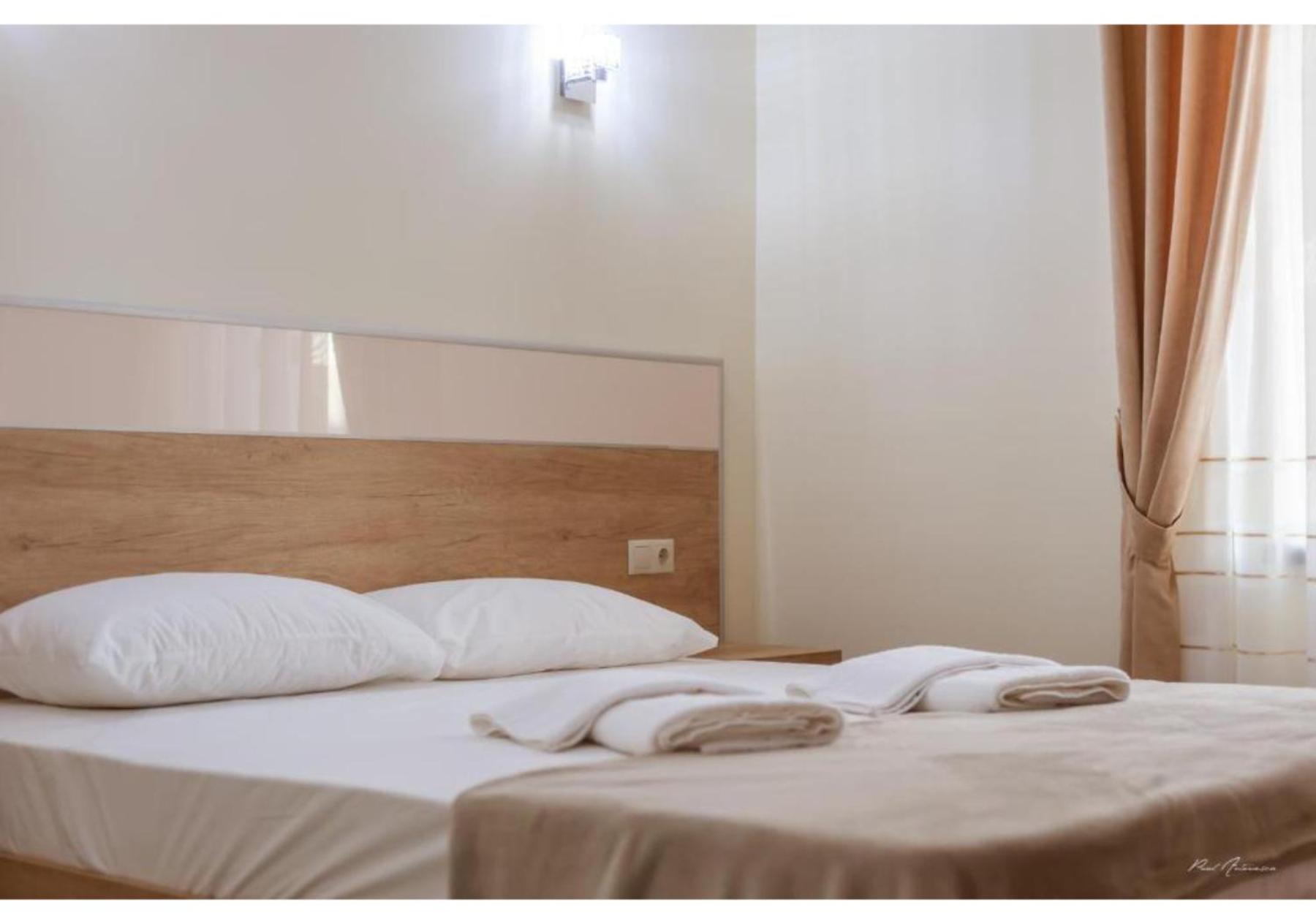 Luxury Apartment ปีเตช ภายนอก รูปภาพ