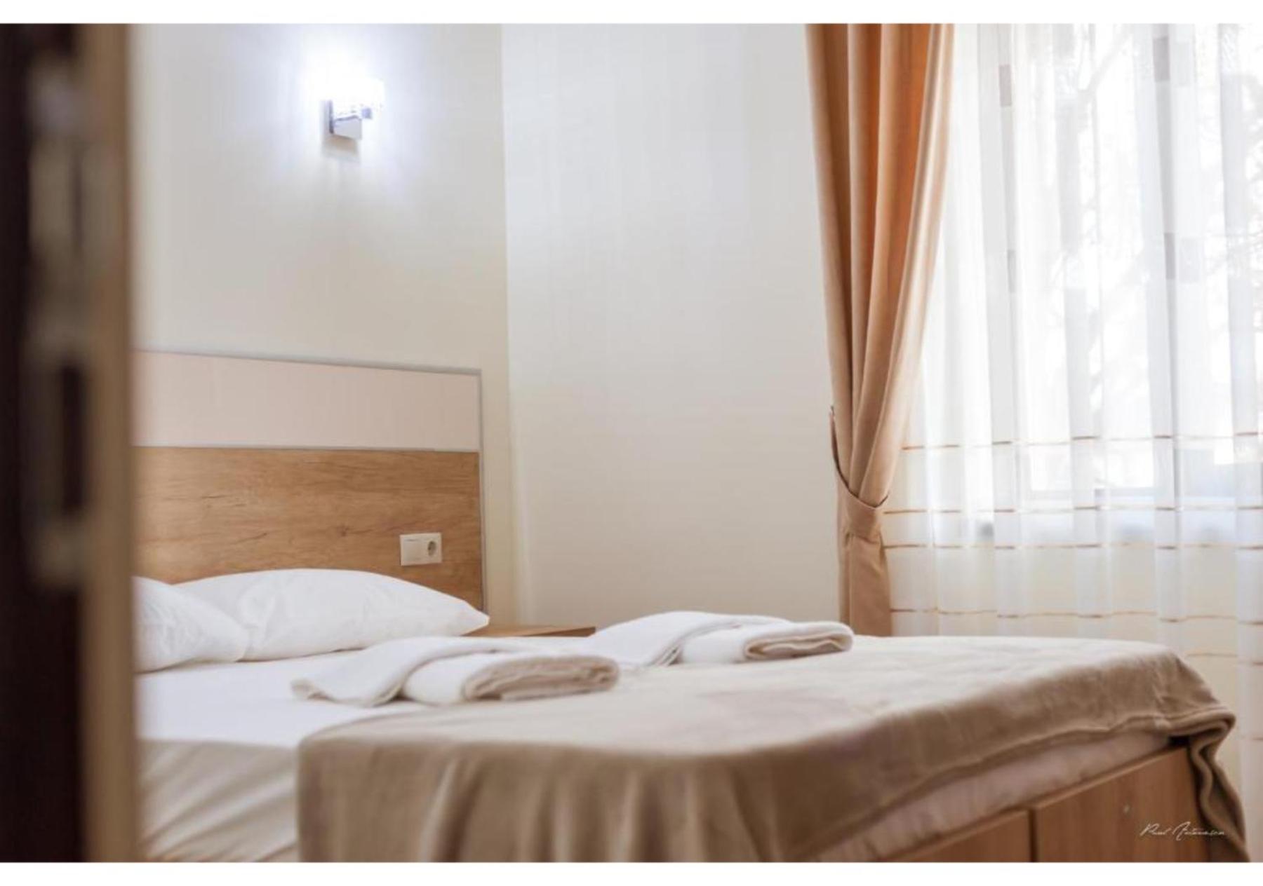 Luxury Apartment ปีเตช ภายนอก รูปภาพ