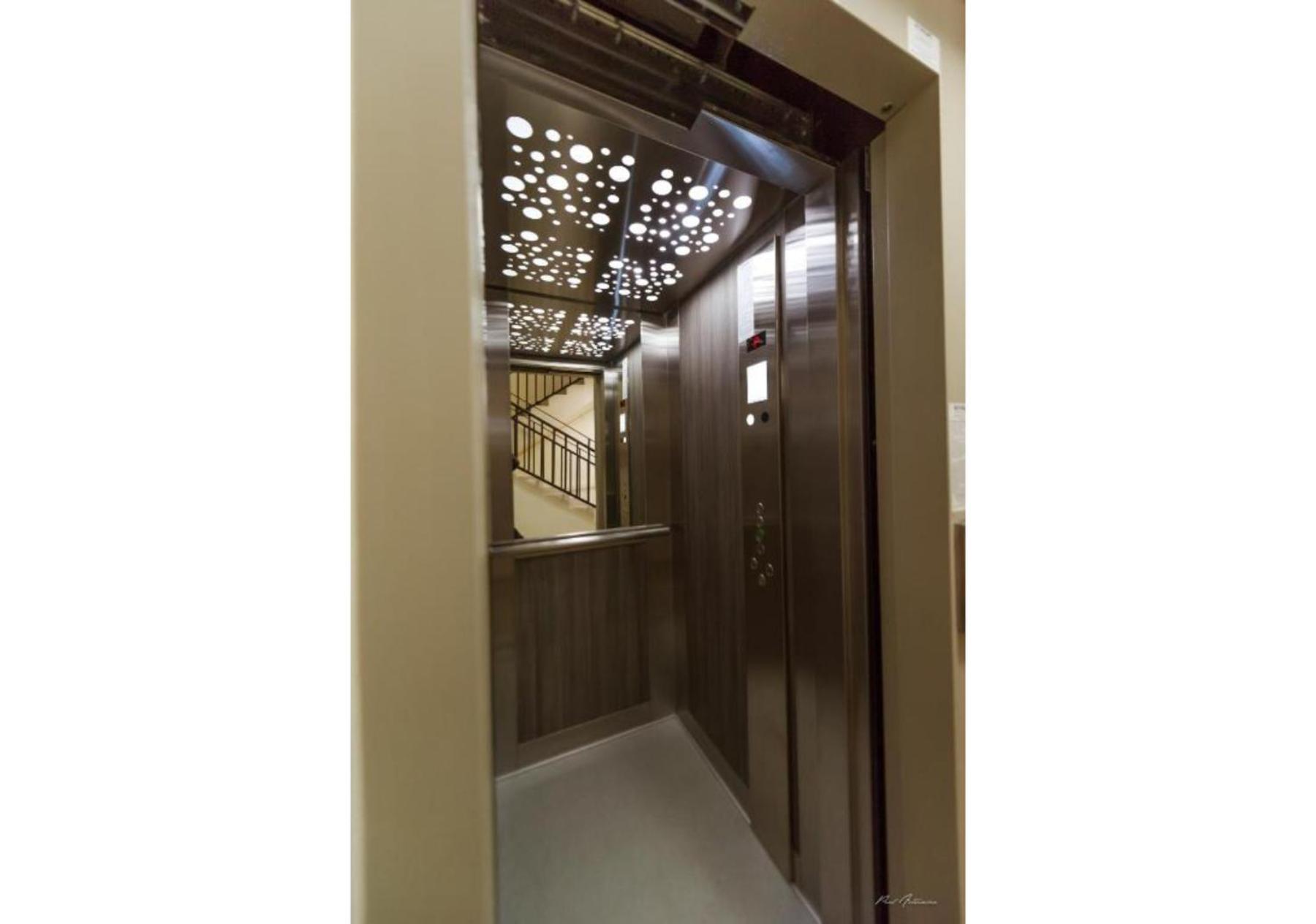 Luxury Apartment ปีเตช ภายนอก รูปภาพ