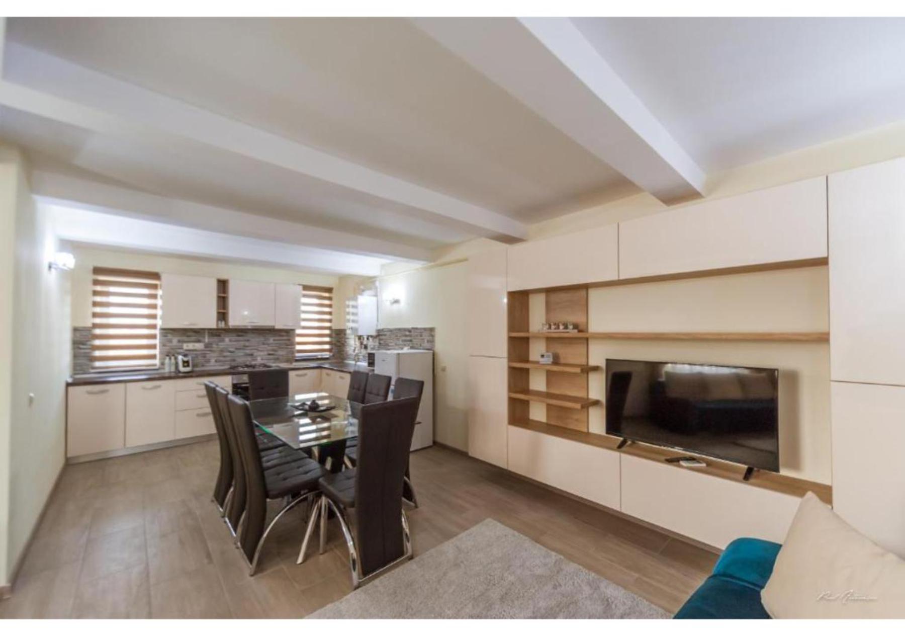 Luxury Apartment ปีเตช ภายนอก รูปภาพ