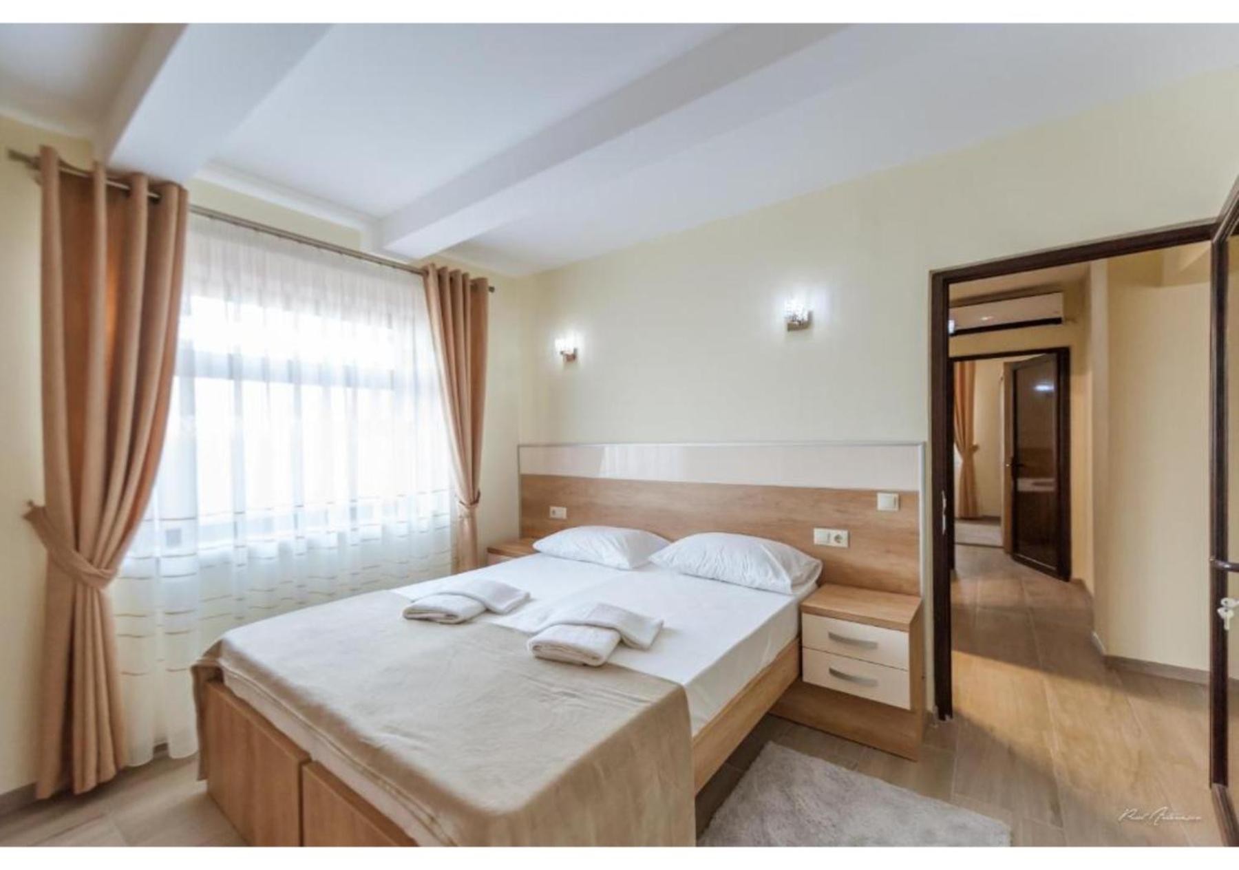 Luxury Apartment ปีเตช ภายนอก รูปภาพ